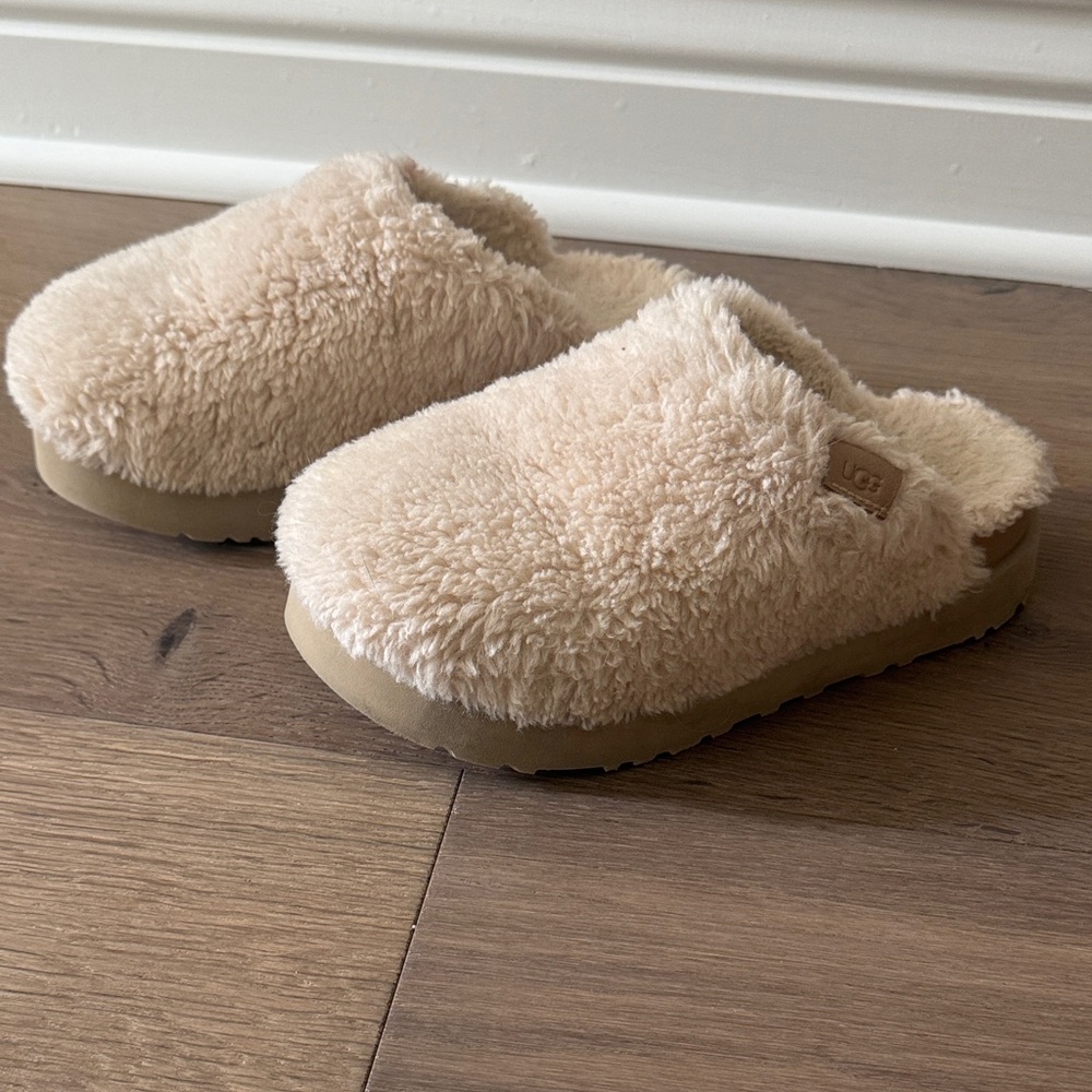 UGG Plush Shearling Mule Slippers - Light Tan sugar slides - Picture 2 of 6